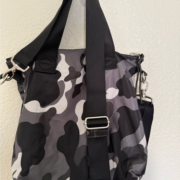 shortyLOVE Amuse Medium Crossbody Bag - Picture 3 of 5